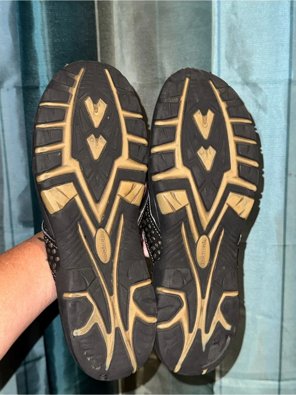 Horizon Men's Black Flip-Flop Sandals with Cushioned Footbed